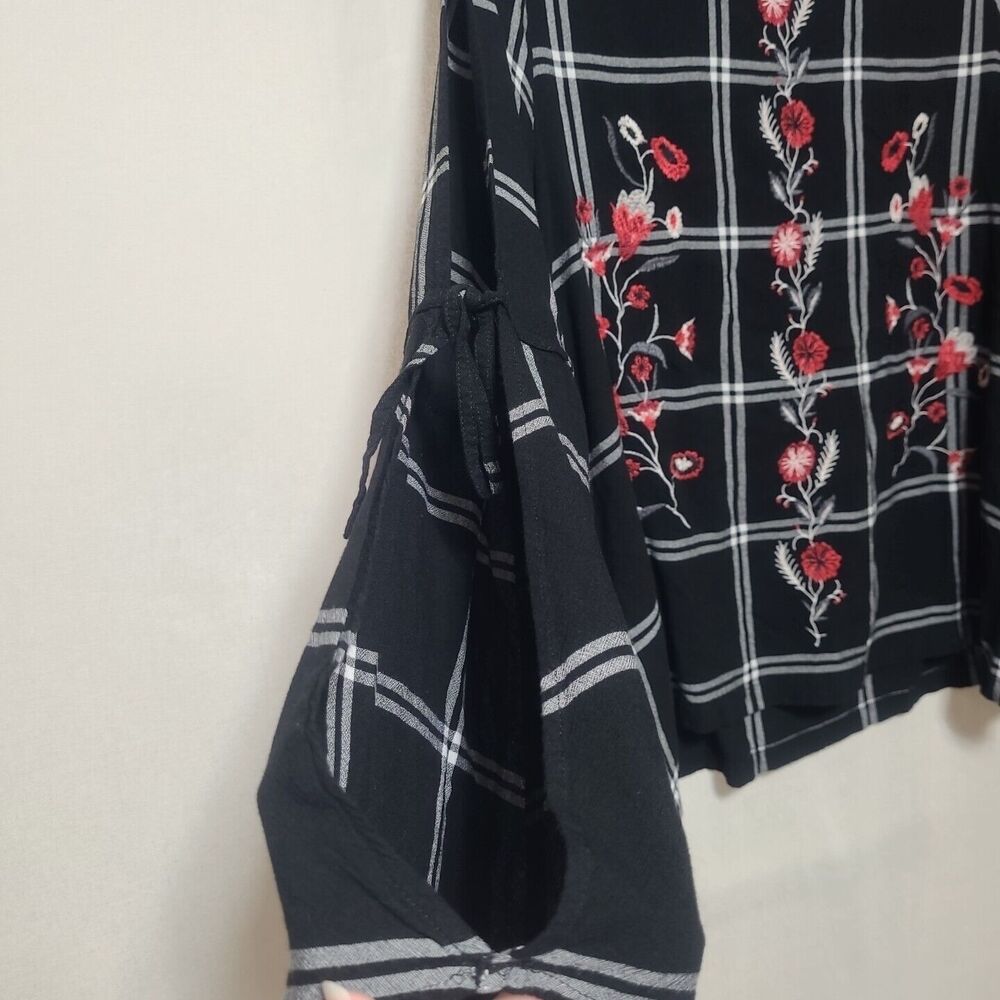 LOFT Embroidered Top Blouse Women Size M Floral Long Split Sleeve Rayon Black - Picture 4 of 9